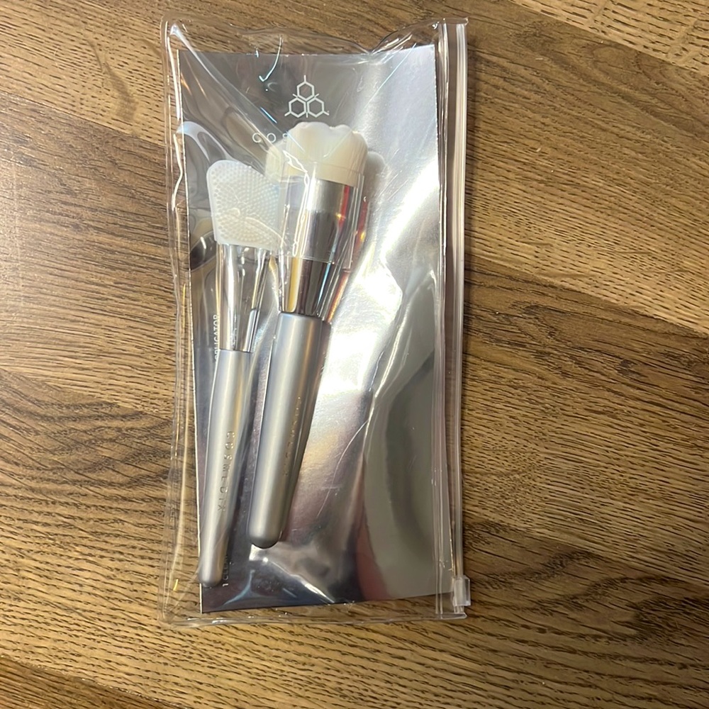 COSMEDIX Skincare Brush Set - Picture 1 of 5